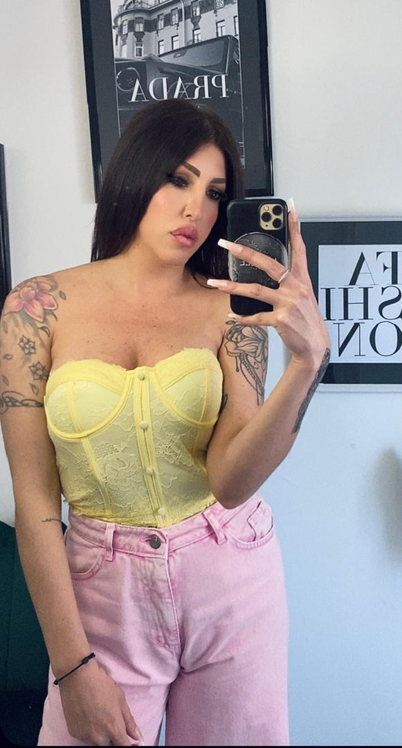 Top giallo e rosa